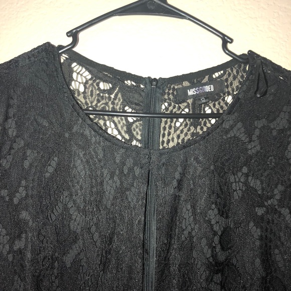 Misguided Lace Romper - Picture 5 of 6